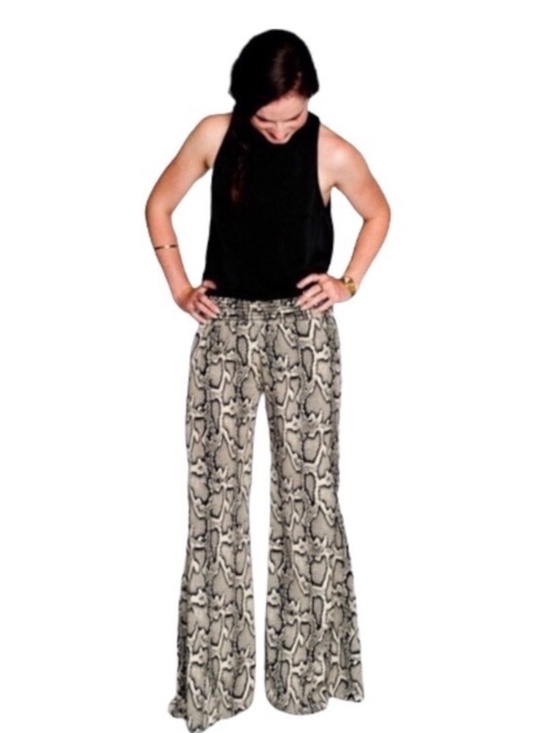 Show me Your Mumu Python Snake Print Wide Leg Bell Bottom Boho Pull On Pants L - Picture 4 of 4